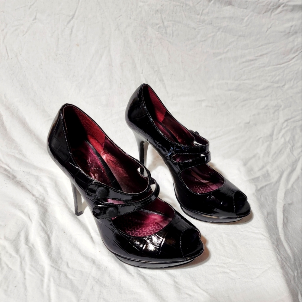CARLOS size 6 heels